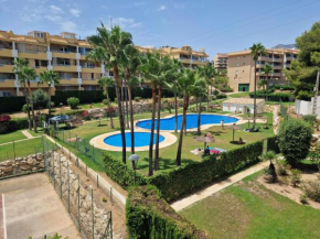 Newly refurbished 2 Bedroom, 2 bathroom Apt - Fuengirola- Sleeps upto 6, Pets allowed